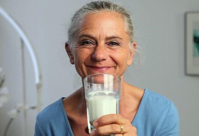 Relacionan el consumo de lácteos bajos en grasa con un menor riesgo de cáncer de colon