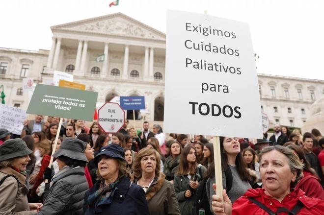 Asamblea de Portugal rechaza la eutanasia
