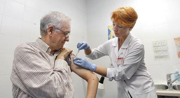 Neumonía: 7 de cada 10 adultos que deben vacunarse no lo hacen