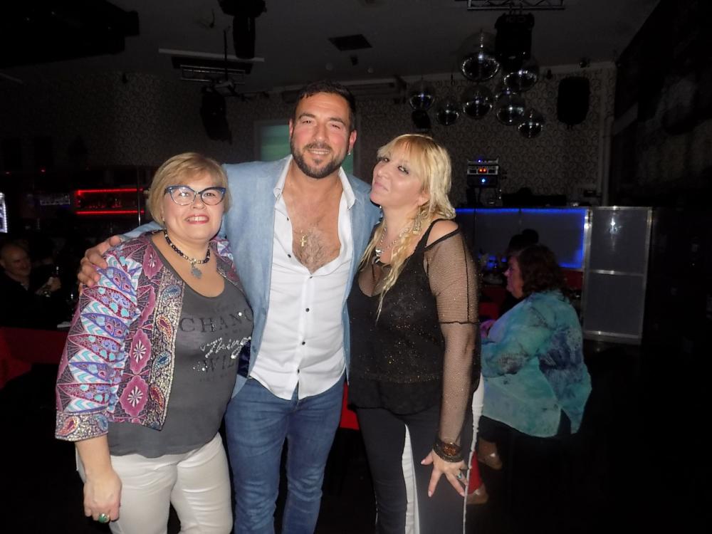 SHOW GUSTAVO SANTILLAN EN ¨BRUJAS¨