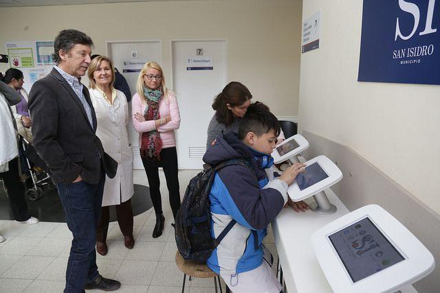 San Isidro: Antes de ver al pediatra, los niños se entretienen con juegos didácticos