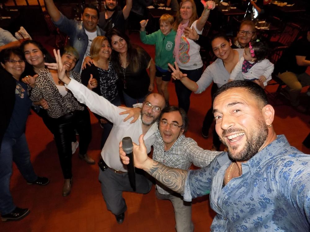 SHOW GUSTAVO SANTILLAN EN ¨LA CANTINA DE MI TIO¨