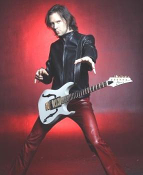 Paul gilbert - uno de los guitarristas mas rápidos del mundo