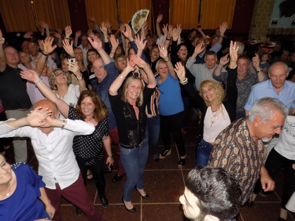 SHOW GUSTAVO SANTILLAN EN ¨CENTRO GALICIA¨