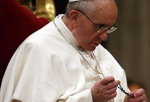 En el mes de Octubre el Santo Padre nos invita a rezar el Rosario