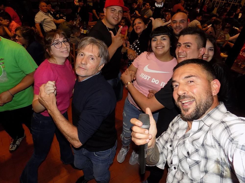 FIESTA DIA DE LA MADRE EN ¨LA CANTINA DE MI TIO¨