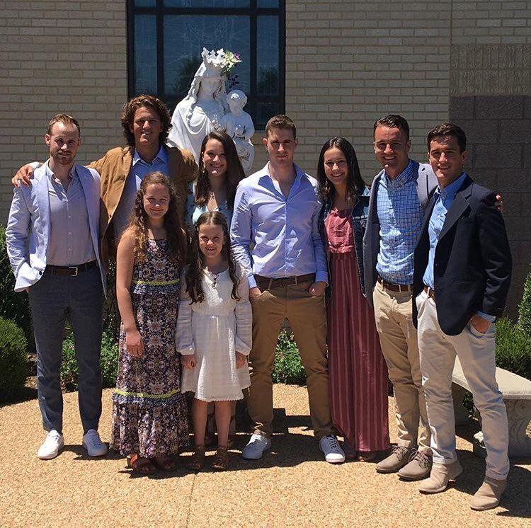 Macron dijo que una mujer educada no puede tener muchos hijos y así le respondieron las madres