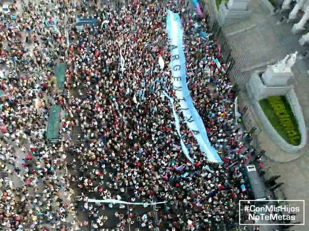 Multitudinarias marchas contra la “ideología de género” de norte a sur de la Argentina