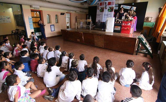 San Isidro: Con una obra de teatro enseñan hábitos alimentarios en escuelas