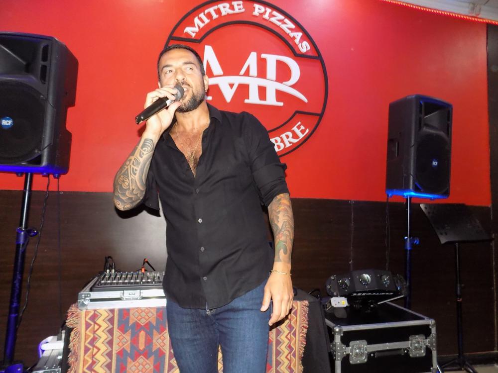 SHOW GUSTAVO SANTILLAN EN ¨MITRE PIZZA SAN FDO¨