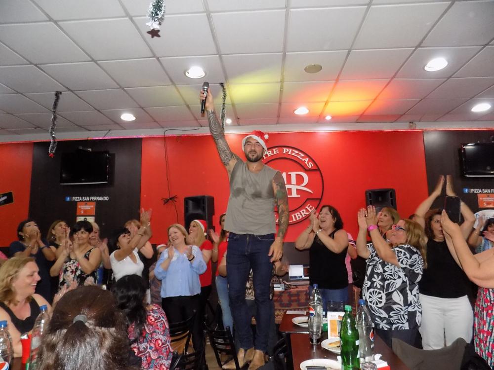 SHOW GUSTAVO SANTILLAN EN ¨MITRE PIZZA¨
