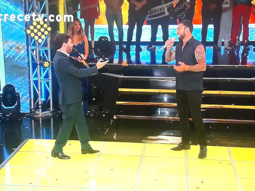 GUSTAVO SANTILLAN ¨TRIBUNA GUIDO¨ CANAL 13 ¨DISPARO AL CORAZON¨