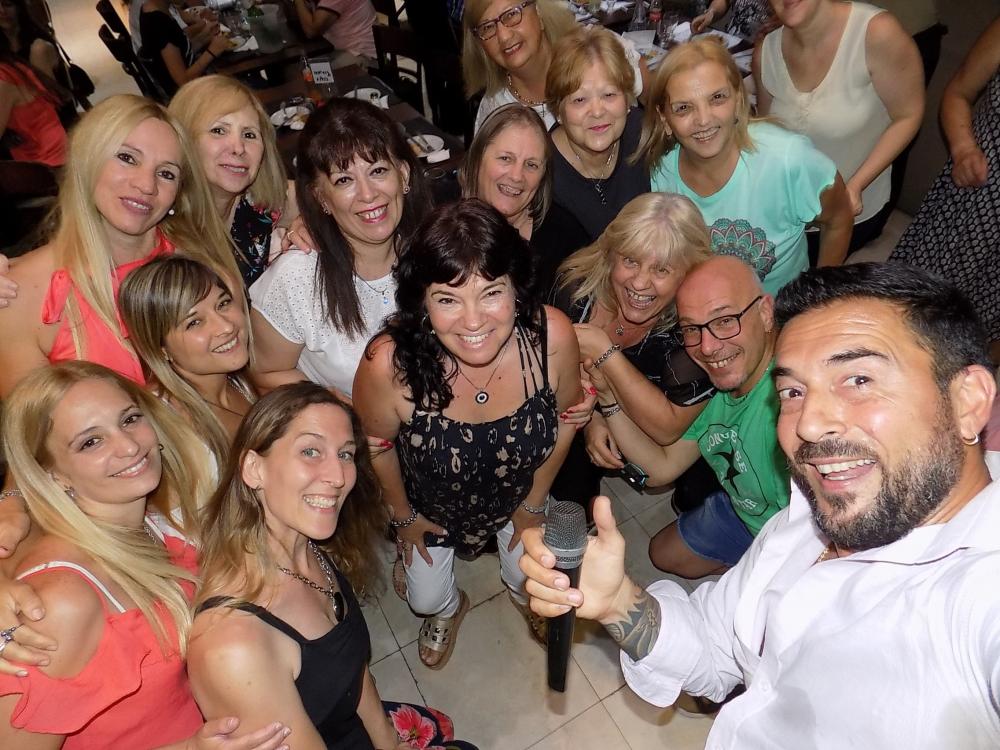 SHOW GUSTAVO SANTILLAN EN ¨ 9 REINAS SANTOS LUGARES¨