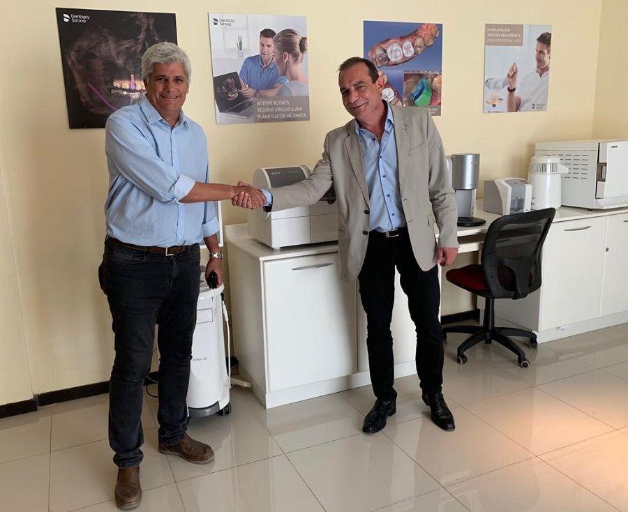 Entregan equipamiento odontológico de última generación a universidades nacionales