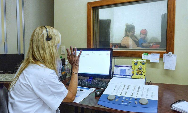 El 80% de los niños con hipoacusia puede corregir su audición con audífonos