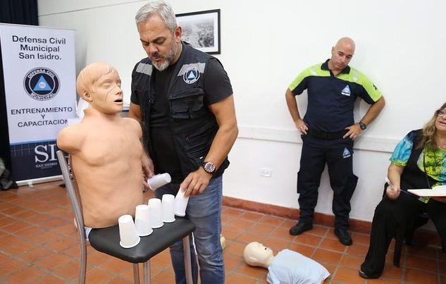 San Isidro: Capacitan en RCP a profesores de educación física de las escuelas