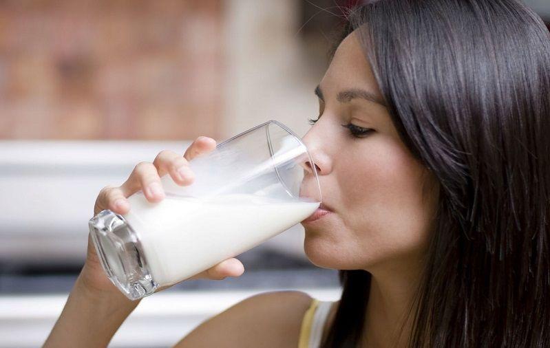 Leche entera vs leche descremada: mitos y verdades sobre sus beneficios y perjuicios