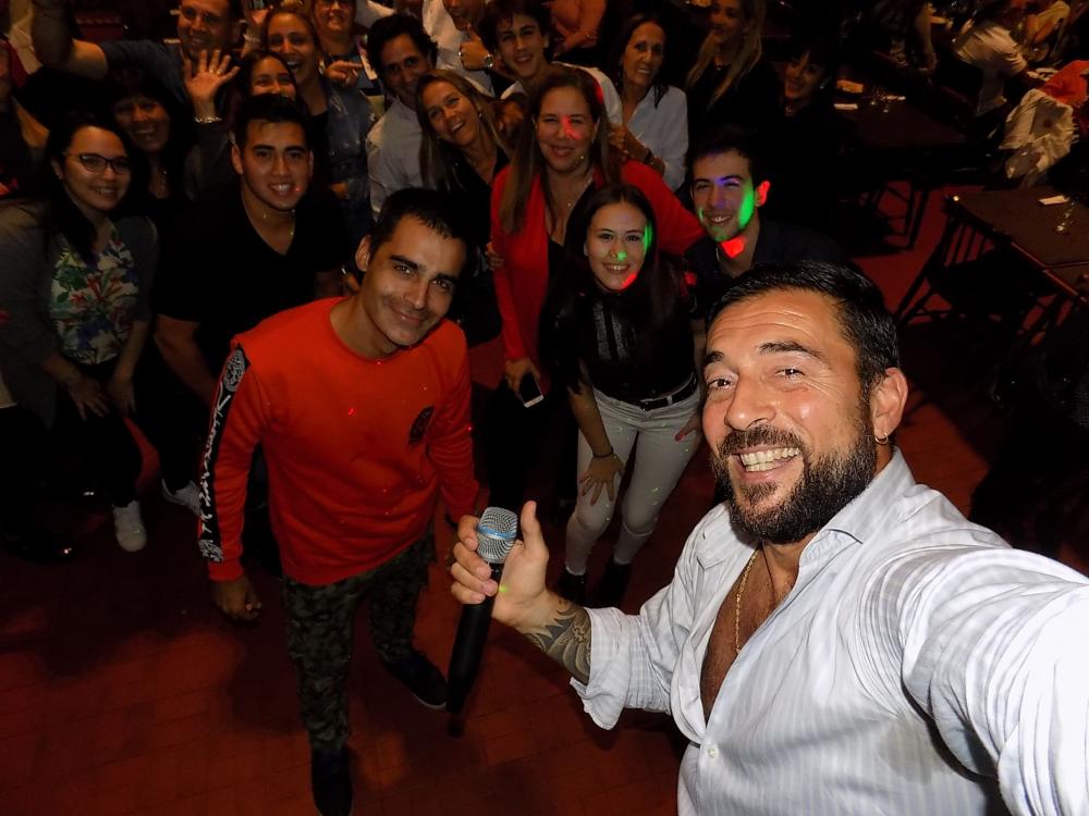 SHOW GUSTAVO SANTILLAN EN ¨LA CANTINA DE MI TIO¨