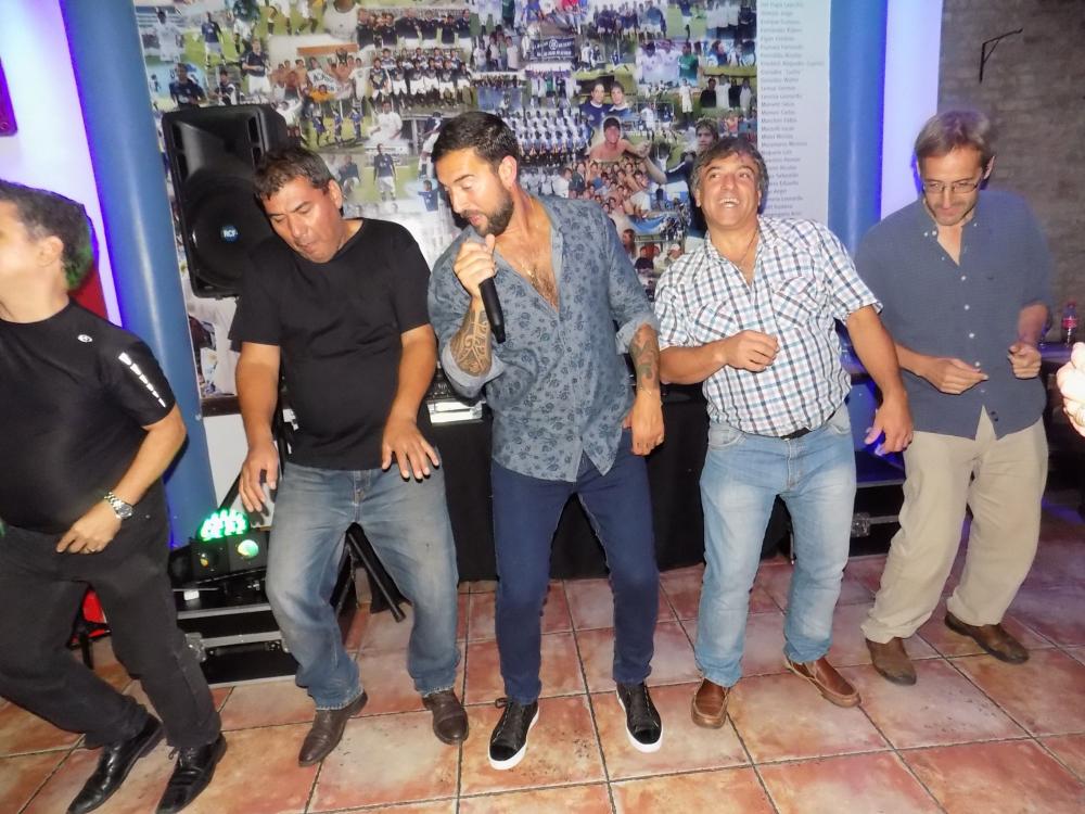 SHOW GUSTAVO SANTILLAN EN ¨CLUB ACASSUSO¨