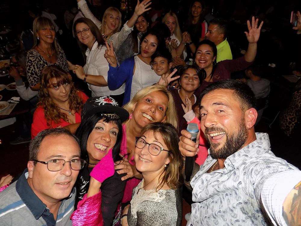 SHOW GUSTAVO SANTILLAN EN ¨LA CANTINA DE MI TIO¨