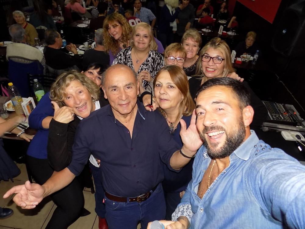 SHOW GUSTAVO SANTILLAN EN ¨MITRE PIZZA¨