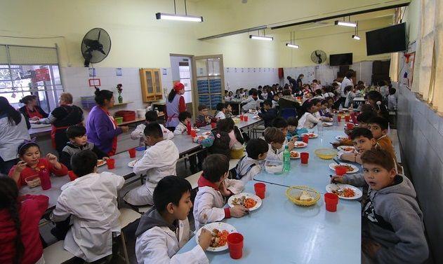 El programa de alimentación escolar de San Isidro llega a casi 100 escuelas públicas