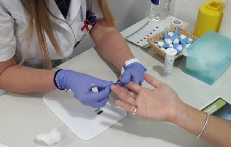 Capacitan a más de 1.000 agentes de salud para hacer test rápidos de sífilis congénita