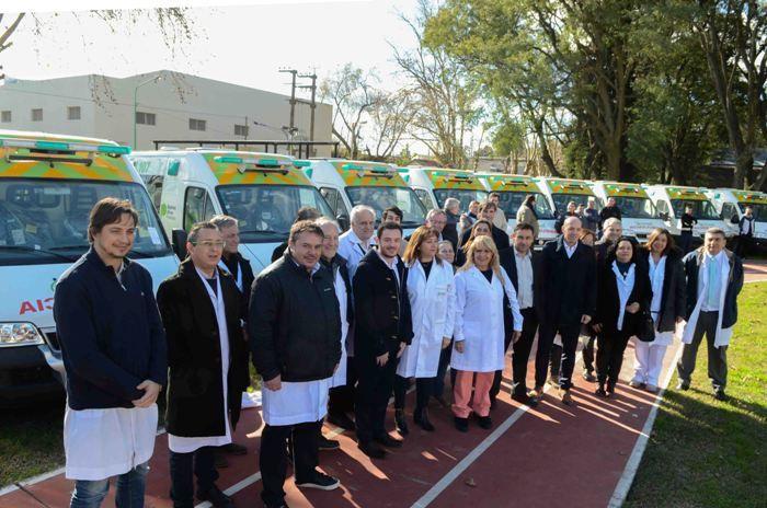 La Pcia. de Buenos Aires entregó 19 ambulancias cero kilómetro para hospitales bonaerenses