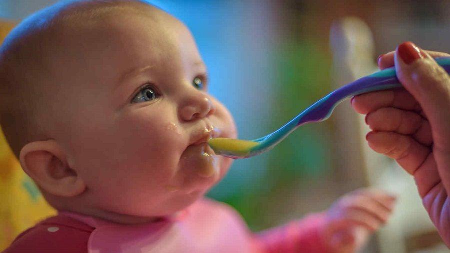 La OMS advierte del exceso de azúcar en alimentos para bebés