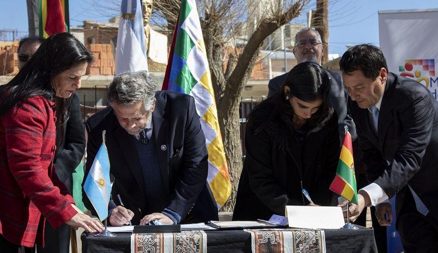 Argentina y Bolivia firmaron convenio de asistencia sanitaria recíproca