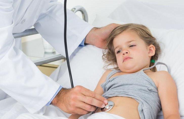 Alcaloides de un árbol autóctono podrían combatir una diarrea infantil