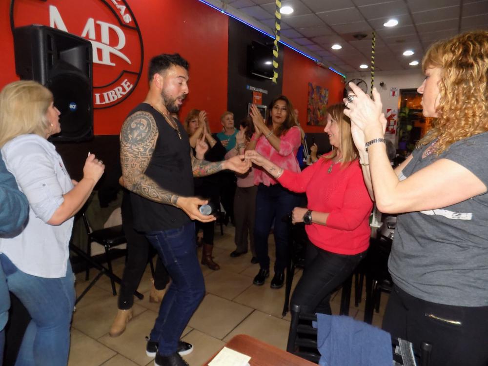 SHOW GUSTAVO SANTILLAN EN ¨MITRE PIZZA¨