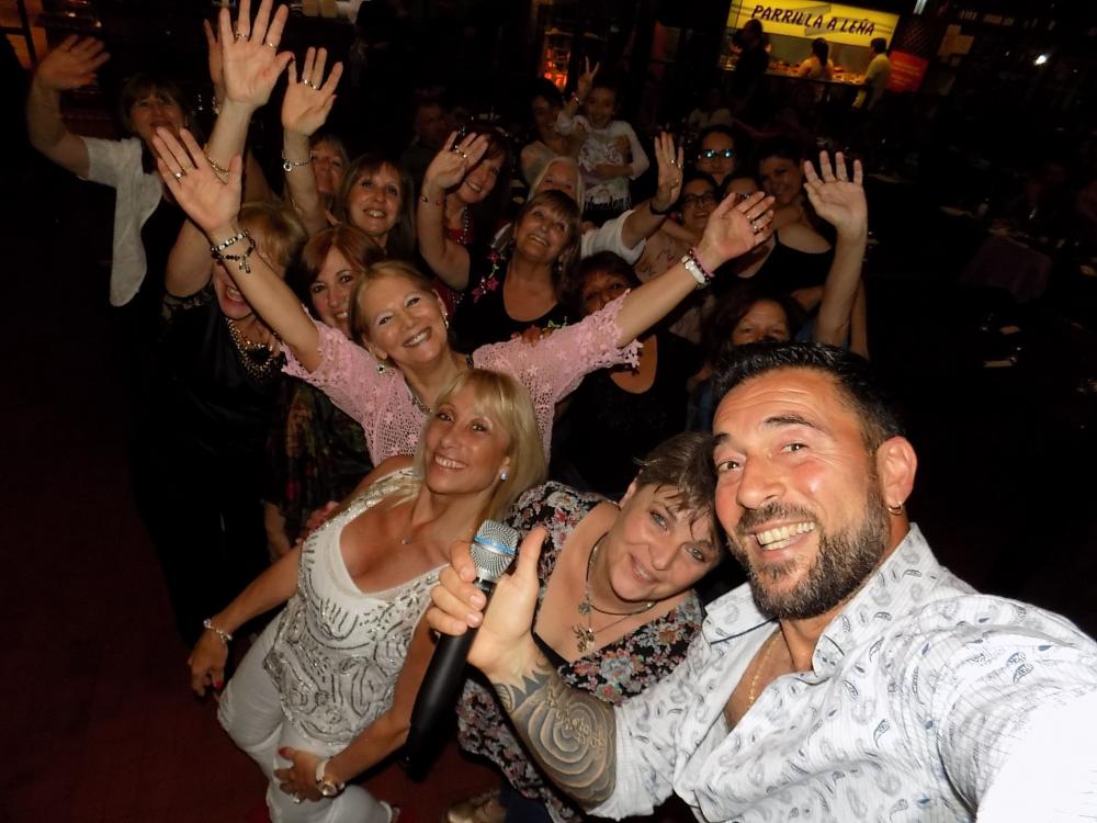 SHOW GUSTAVO SANTILLAN EN ¨LA CANTINA DE MI TIO¨