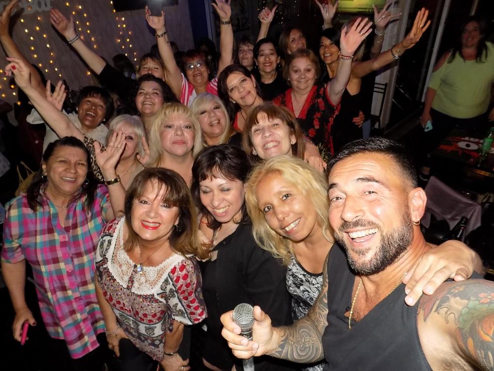SHOW GUSTAVO SANTILLAN EN ¨CAO BAR¨