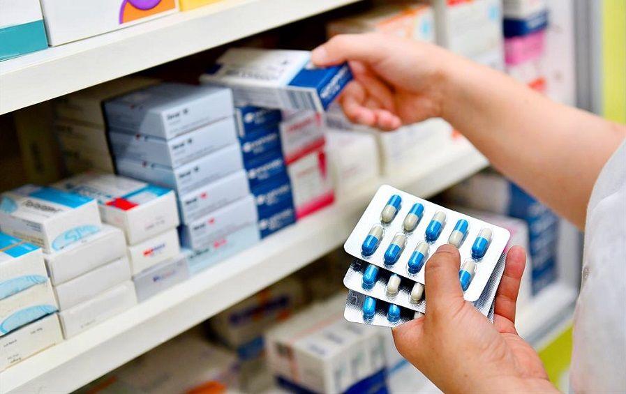 Ginés González García anunció la baja de un 8% en los medicamentos