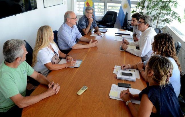 Pcia. Buenos Aires: Salud y Agroindustria analizan acciones para garantizar la calidad de los alimentos