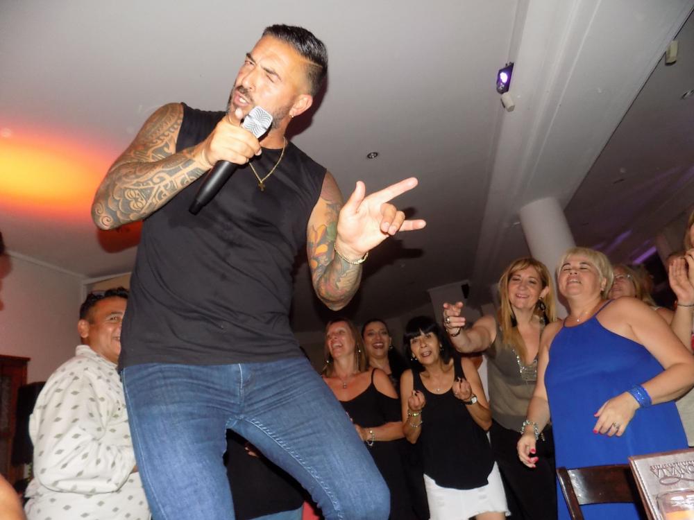 SHOW GUSTAVO SANTILLAN EN ¨VIVANCO¨