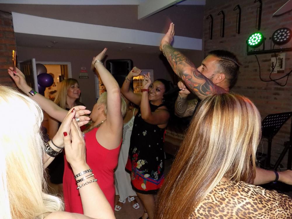 CUMPLEAÑOS SILVIA Y VALERIA ¨EVENTO PRIVADO¨