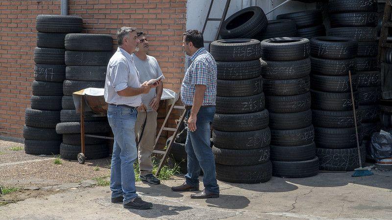 San Isidro: Operativo contra el dengue en gomerías