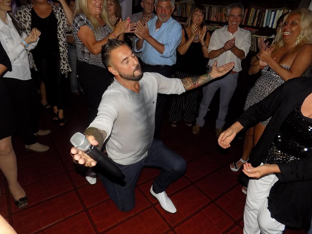 SHOW GUSTAVO SANTILLAN CON ¨ANNETTE PRODUCCIONES¨