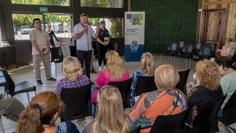 San Isidro: Se realizó una charla sobre cómo prevenir el dengue en Puerto Libre