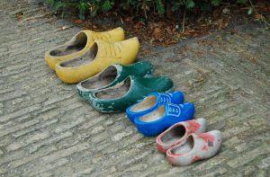 Los seres humanos siguen evolucionando: las mujeres serán más bajas y regordetas