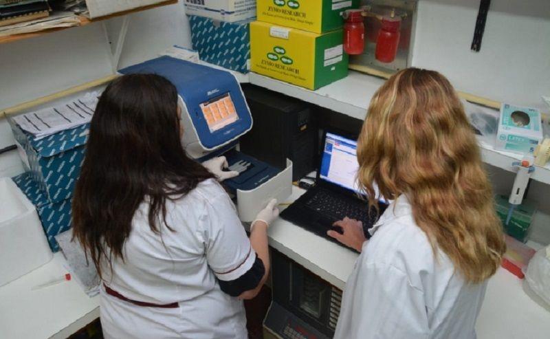 El laboratorio del Hospital Rossi de La Plata comenzó a hacer test de coronavirus
