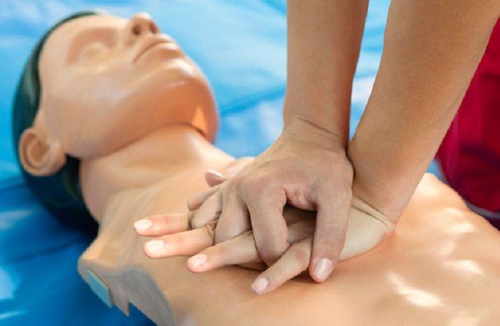 Guía rápida de primeros auxilios: ¿Cómo hacer RCP?