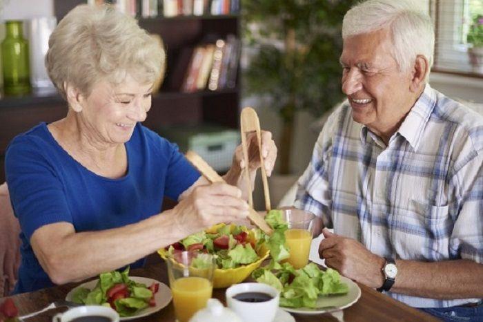 Nutrición en la vejez: consejos para mantenerse saludable