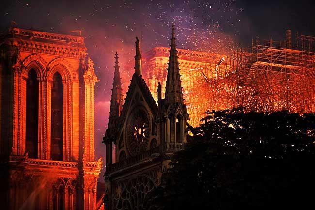 La flecha de Notre Dame y el Reino de María