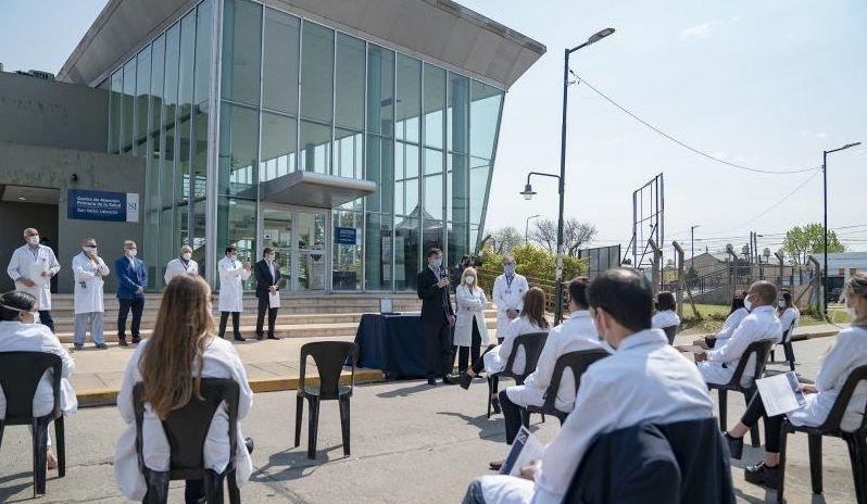 Médicos residentes del Hospital Central de San Isidro recibieron su diploma