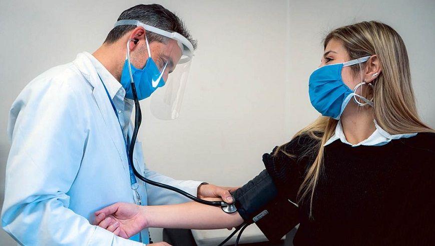 COVID-19: estudio revela que la hipertensión es la comorbilidad más frecuente