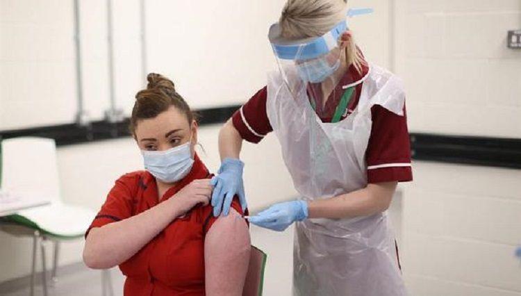 En el Reino Unido comenzó la vacunación contra el coronavirus