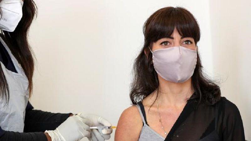 Advierten que la mayoría de las vacunas no tiene un tiempo límite para la segunda dosis